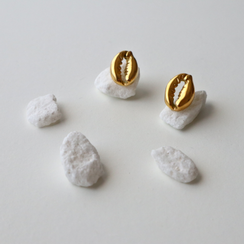 pendientes concha dorados