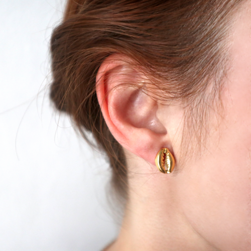 pendientes concha dorados