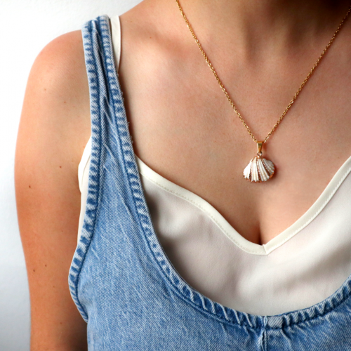 collar concha blanca